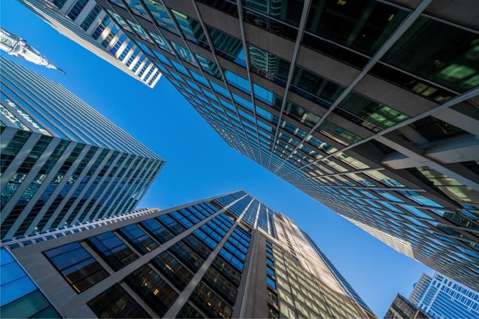 Infraestructura de nube pública de AWS y Google Cloud